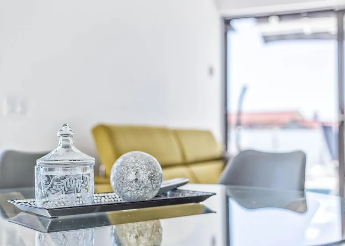 Villa Aliara Jacuzzi Apartment